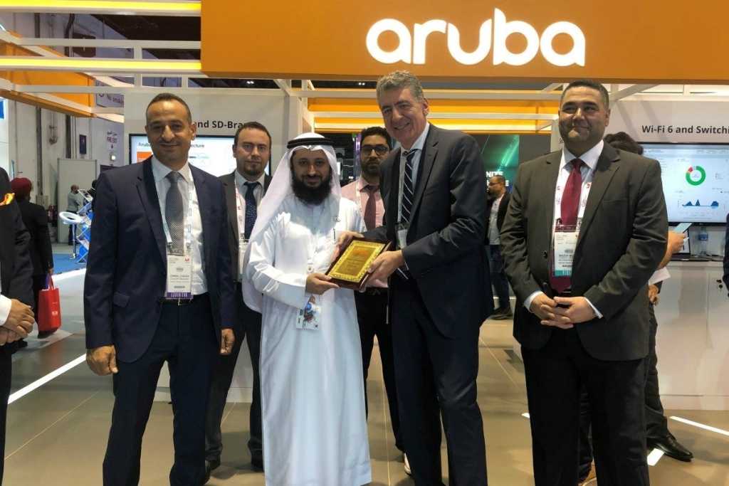 Ahmad Al Hammadi, IT Manager at Abu Dhabi Municipality with the team from HPE Aruba at GITEX Technol