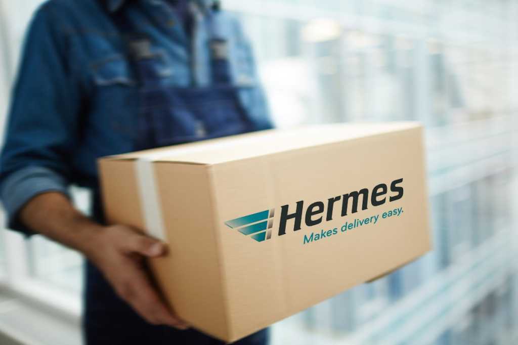 cio hermes speedy delivery package box motion fast service