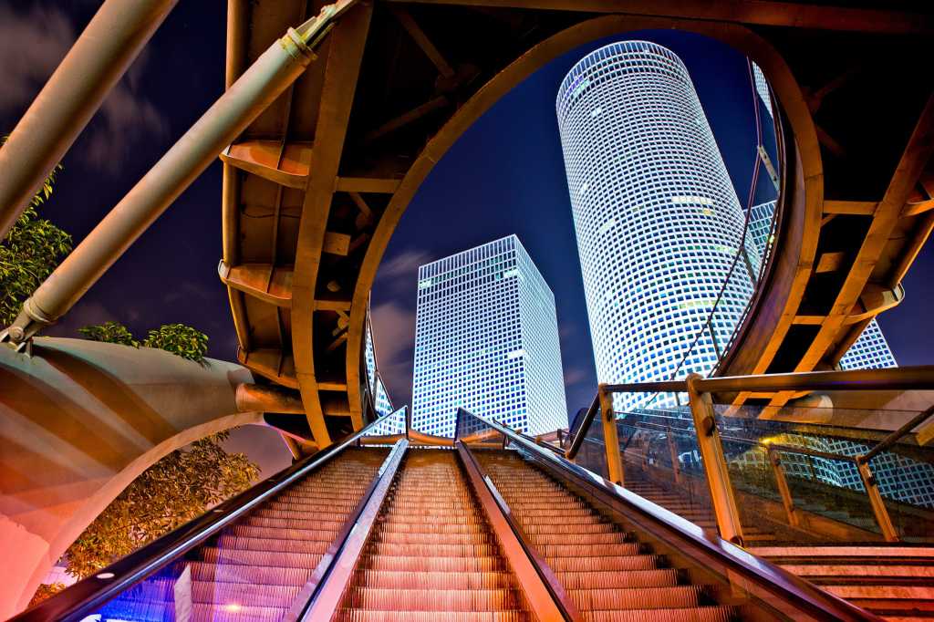 CIO | Middle East > Israel > Tel Aviv > Cityscape, skyline, Azrieli Center skyscraper complex
