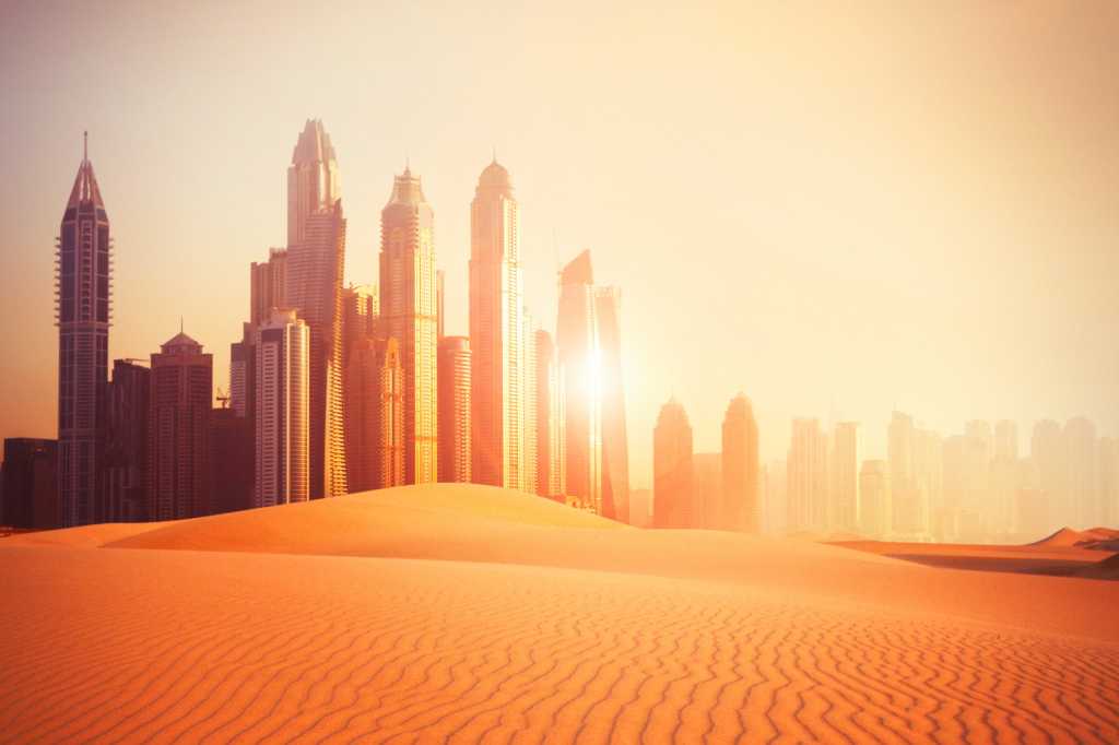 CIO | Middle East > UAE / United Arab Emirates > Dubai > Skyline view from the desert