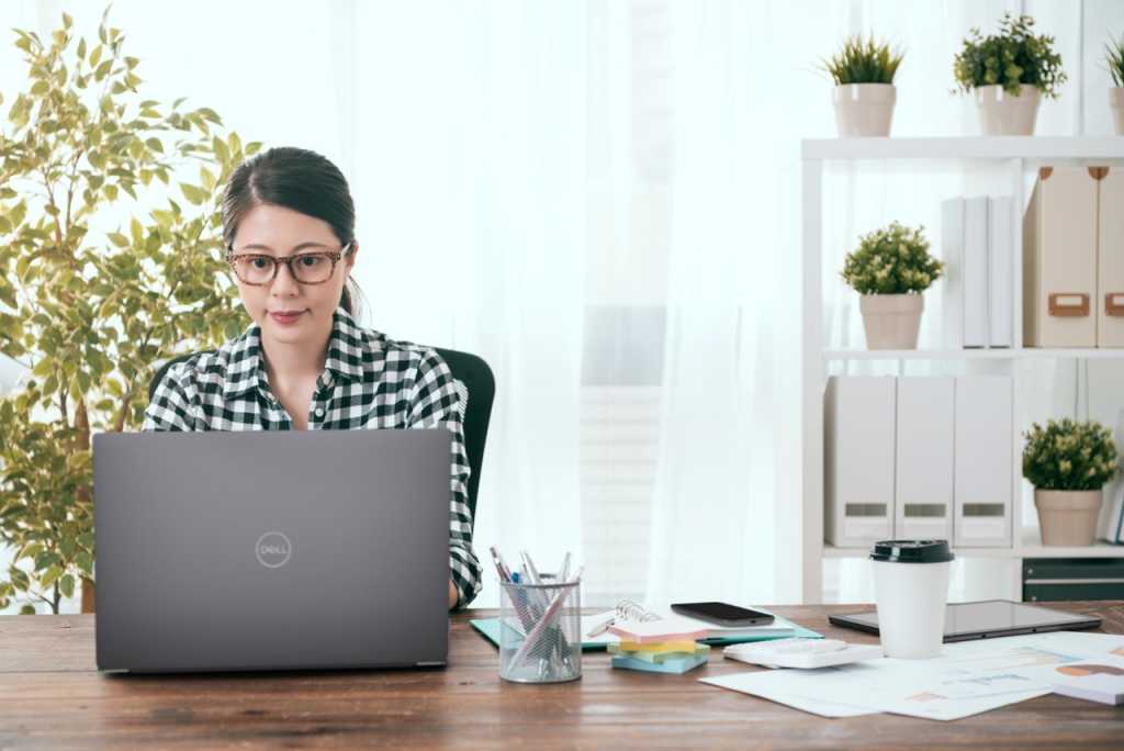woman laptop