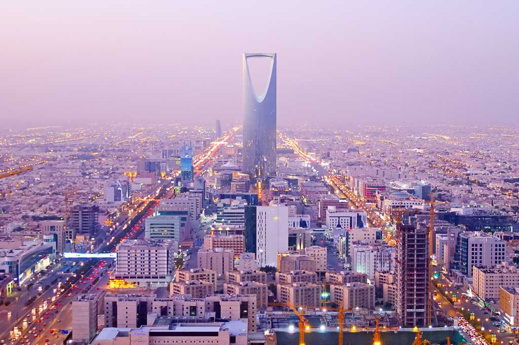 CIO | Middle East > Saudi Arabia > Riyadh > Cityscape / skyline / Kingdom Tower