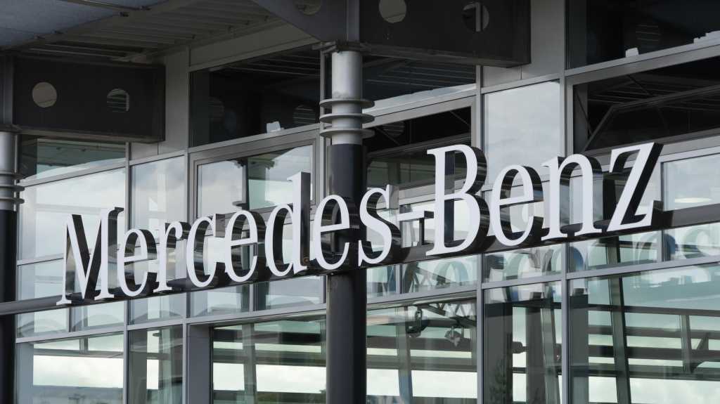 Nur für redaktionelle Nutzung, Mercedes-Benz, Autohaus, 16:9, slider